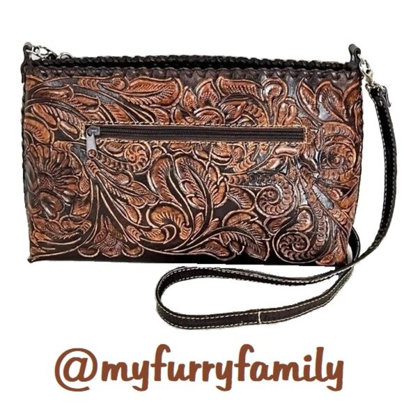 Poshmark Closets Representing Pantone Color of the Year 2025, Mocha Mousse! - Picture 12 of 15